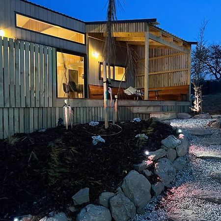 Alpine Chalet - Views, Fire-Pit, Central, Cosy Wanaka Exteriér fotografie