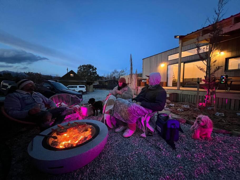 Alpine Chalet - Views, Fire-Pit, Central, Cosy Wanaka Exteriér fotografie
