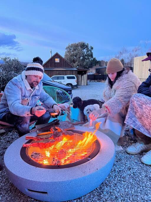 Alpine Chalet - Views, Fire-Pit, Central, Cosy Wanaka Exteriér fotografie